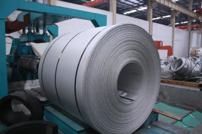 ASTM AISI ASME JIS の SU はつや出し S S のコイルの毛ライン 8K を浮彫りにする 300 のシリーズ表面にブラシをかけます